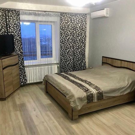 Апартаменти Економ Ivano-Frankivsk Exterior photo